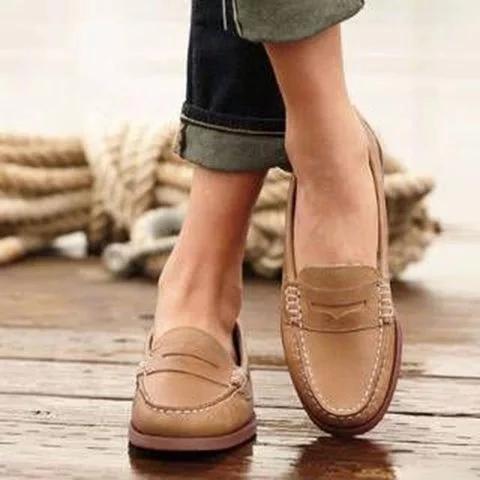 Women Vintage Slip On Loafers Low Heel PU Leather Loafers